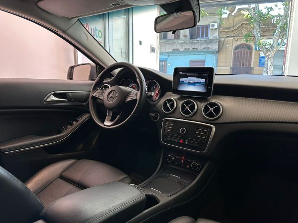 Mercedes Benz Gla180 - Imagen 16