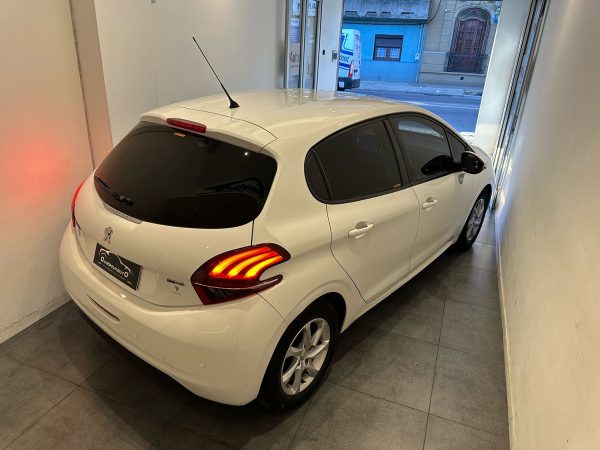 Peugeot 208 1.2 Active 5p - Imagen 12