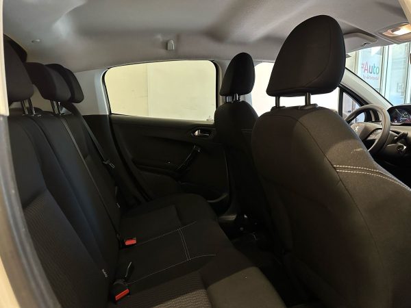 Peugeot 208 1.2 Active 5p - Imagen 18