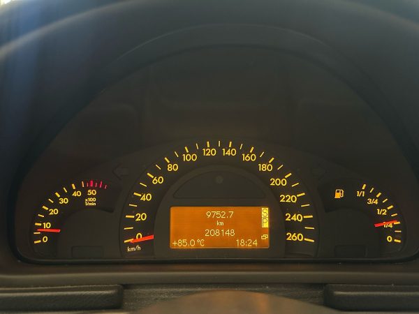 Mercedes Benz 2.7 C 270 Elegance Cdi At Rural - Imagen 19