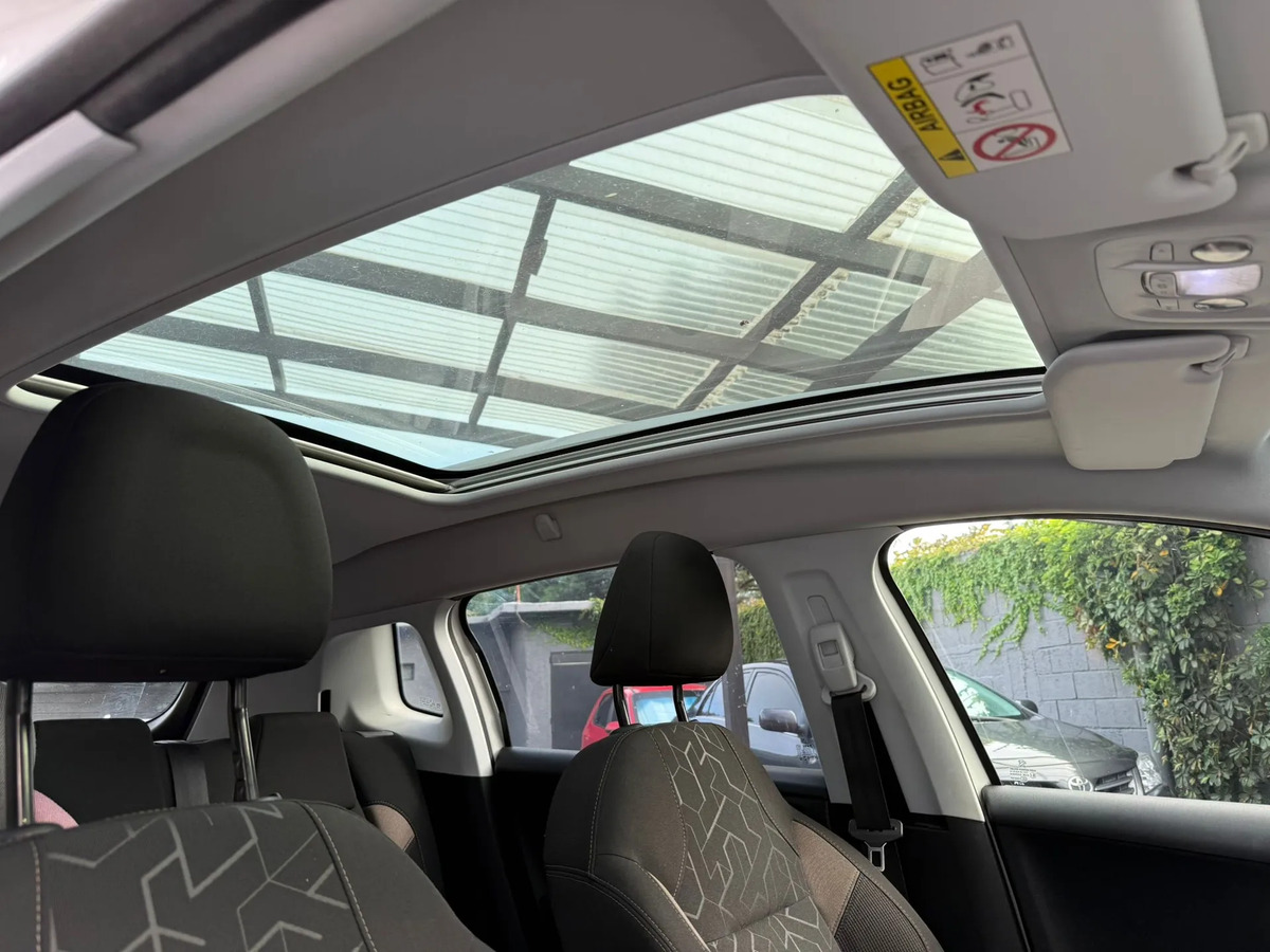 Peugeot 2008 Active Pack 1.6 Liso At. - Imagen 18