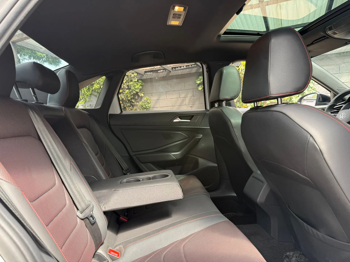 Volkswagen Vento 2.0 Tsi Gli 211cv App Connect + Nav - Imagen 20