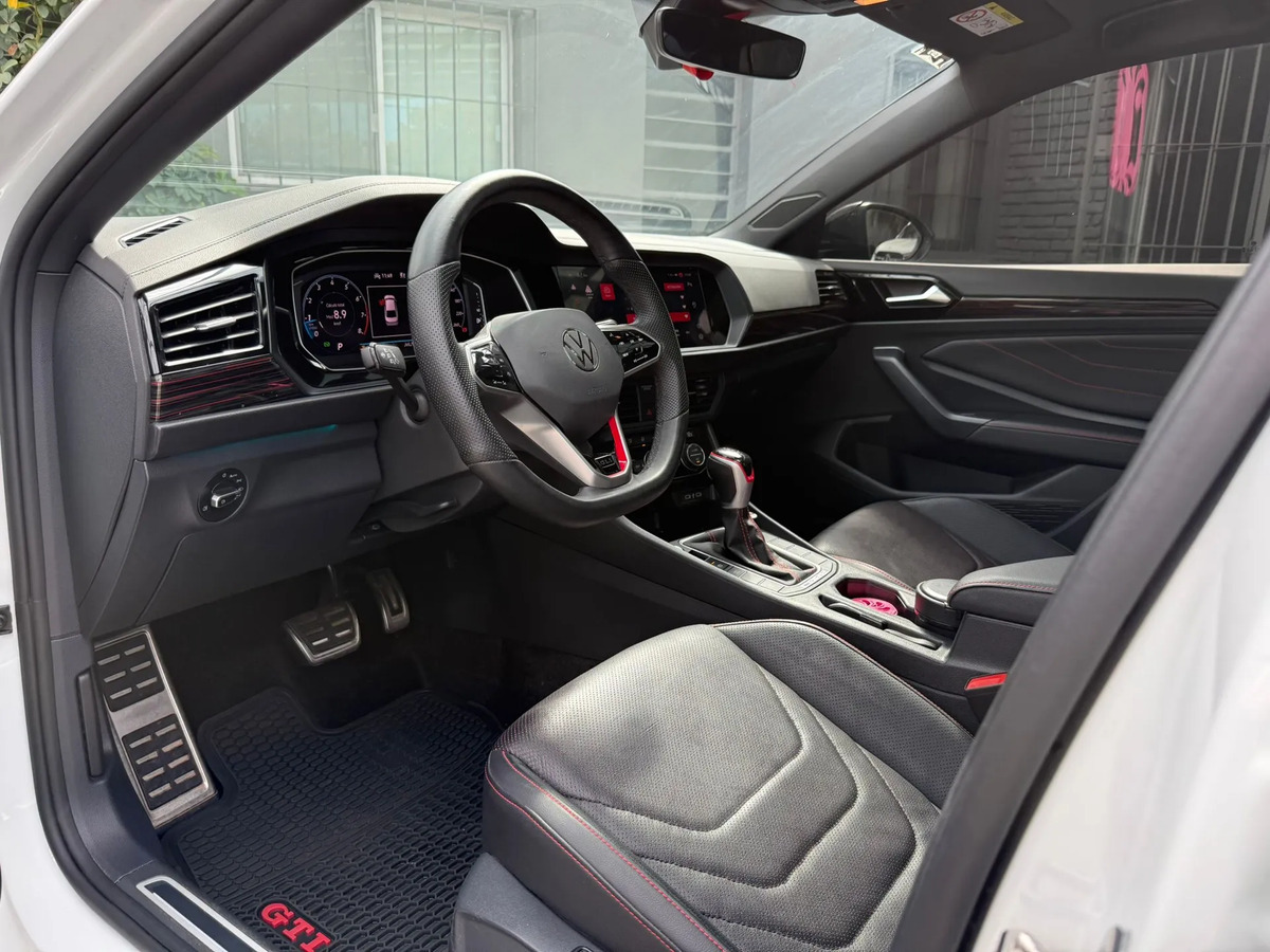 Volkswagen Vento 2.0 Tsi Gli 211cv App Connect + Nav - Imagen 13