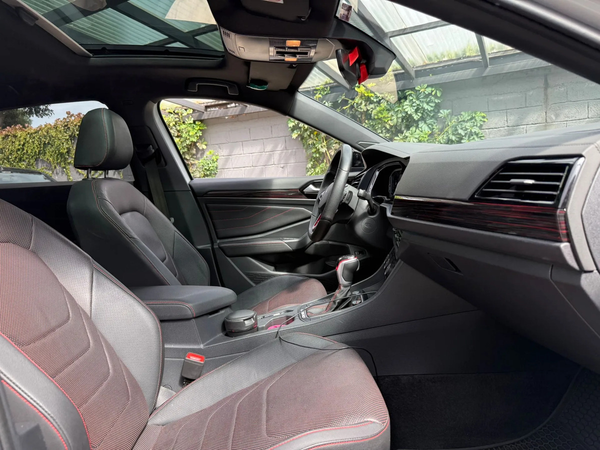 Volkswagen Vento 2.0 Tsi Gli 211cv App Connect + Nav - Imagen 19