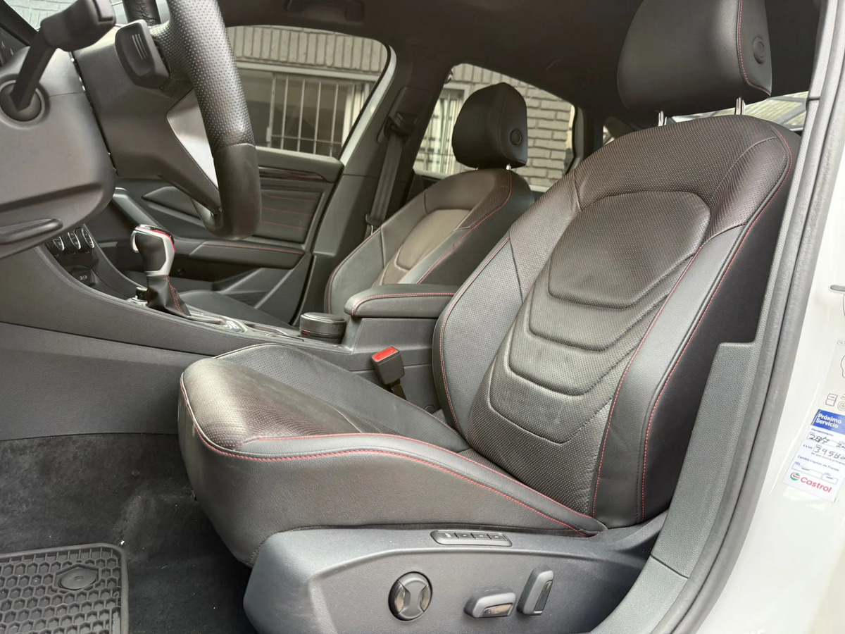 Volkswagen Vento 2.0 Tsi Gli 211cv App Connect + Nav - Imagen 15