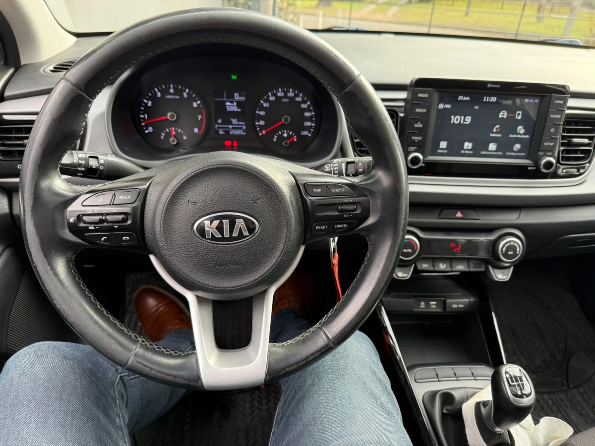 Kia Rio 1.4 Ex Plus 4p - Imagen 14