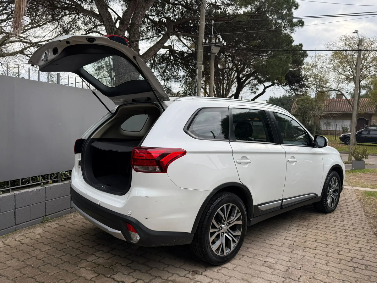 Mitsubishi Outlander 2.0 Gls At - Imagen 19