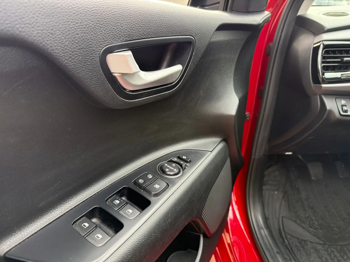 Kia Rio 1.4 Ex Plus 4p - Imagen 18