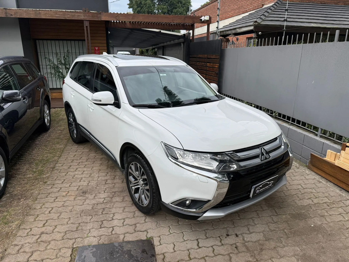 Mitsubishi Outlander 2.0 Gls At - Imagen 9