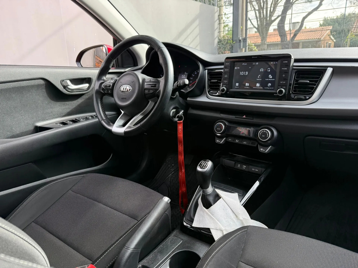 Kia Rio 1.4 Ex Plus 4p - Imagen 19