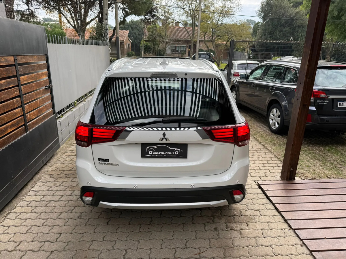 Mitsubishi Outlander 2.0 Gls At - Imagen 11
