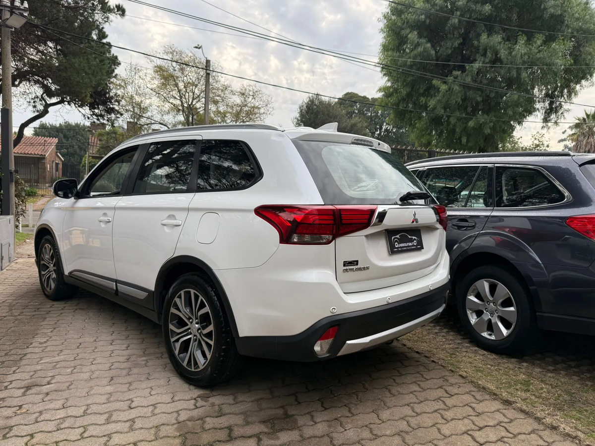 Mitsubishi Outlander 2.0 Gls At - Imagen 4
