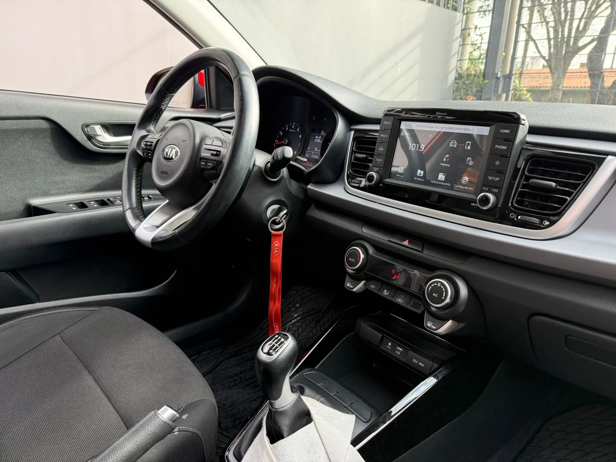 Kia Rio 1.4 Ex Plus 4p - Imagen 15