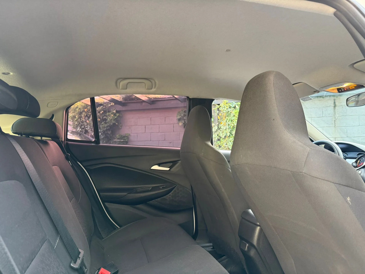 Chevrolet Onix 1.0t Hb Ltz - Imagen 17