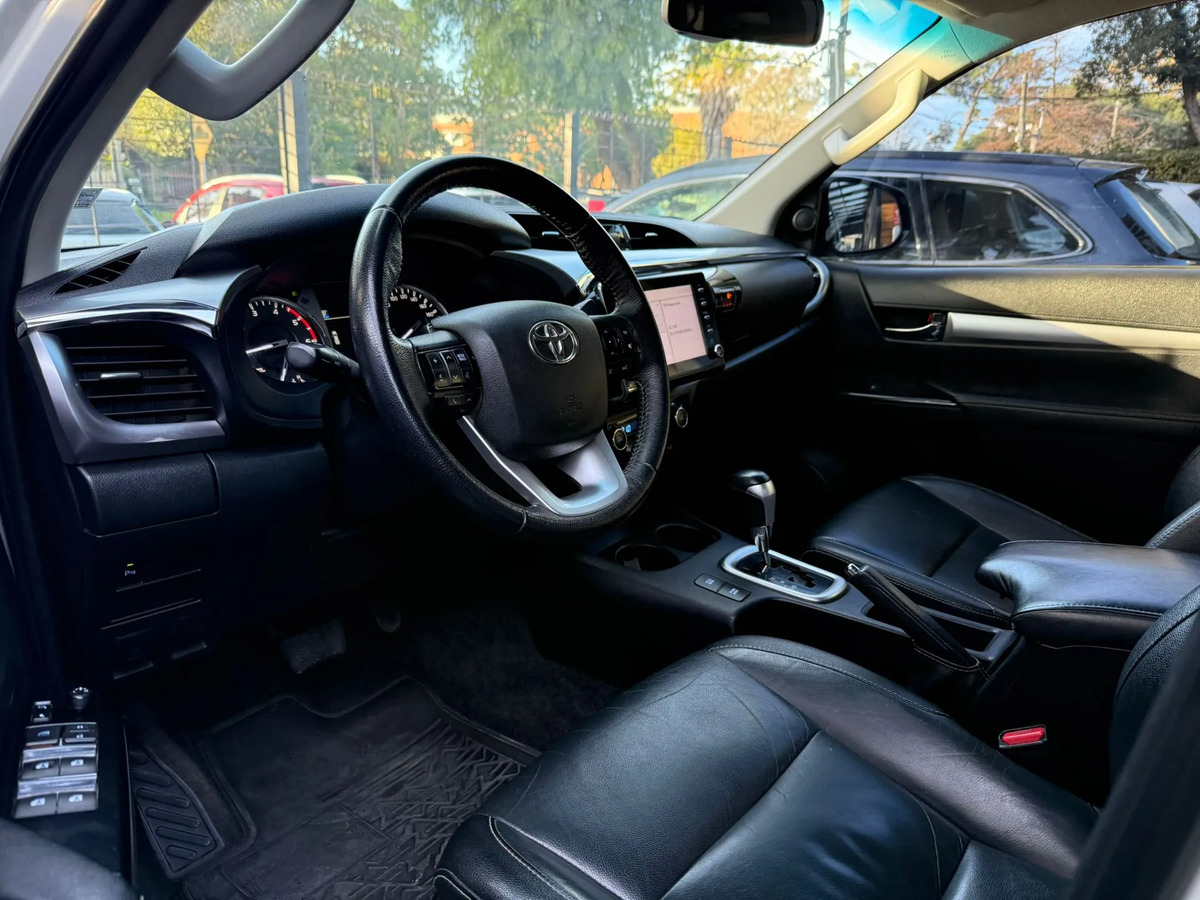 Toyota Hilux 2.8 Tdi Cd Srv Plus 4x4 At Tss - Imagen 13