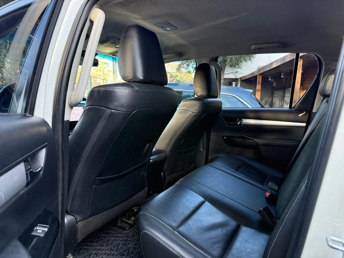 Toyota Hilux 2.8 Tdi Cd Srv Plus 4x4 At Tss - Imagen 20