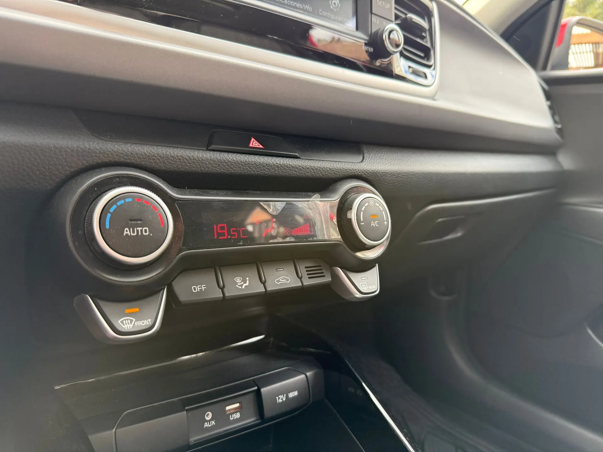 Kia Rio 1.4 Ex Plus 4p - Imagen 17