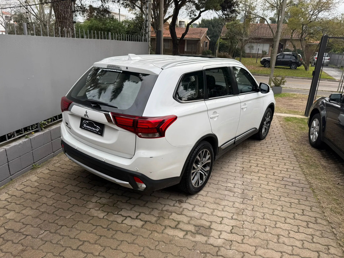 Mitsubishi Outlander 2.0 Gls At - Imagen 12