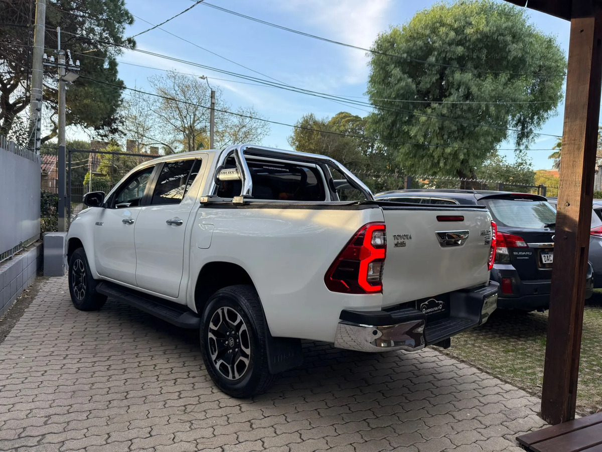 Toyota Hilux 2.8 Tdi Cd Srv Plus 4x4 At Tss - Imagen 4