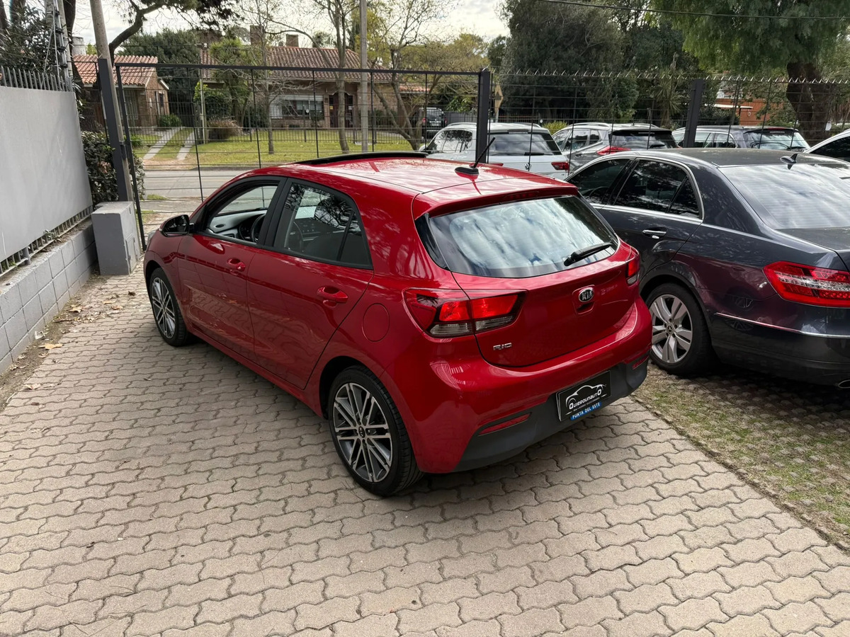 Kia Rio 1.4 Ex Plus 4p - Imagen 10