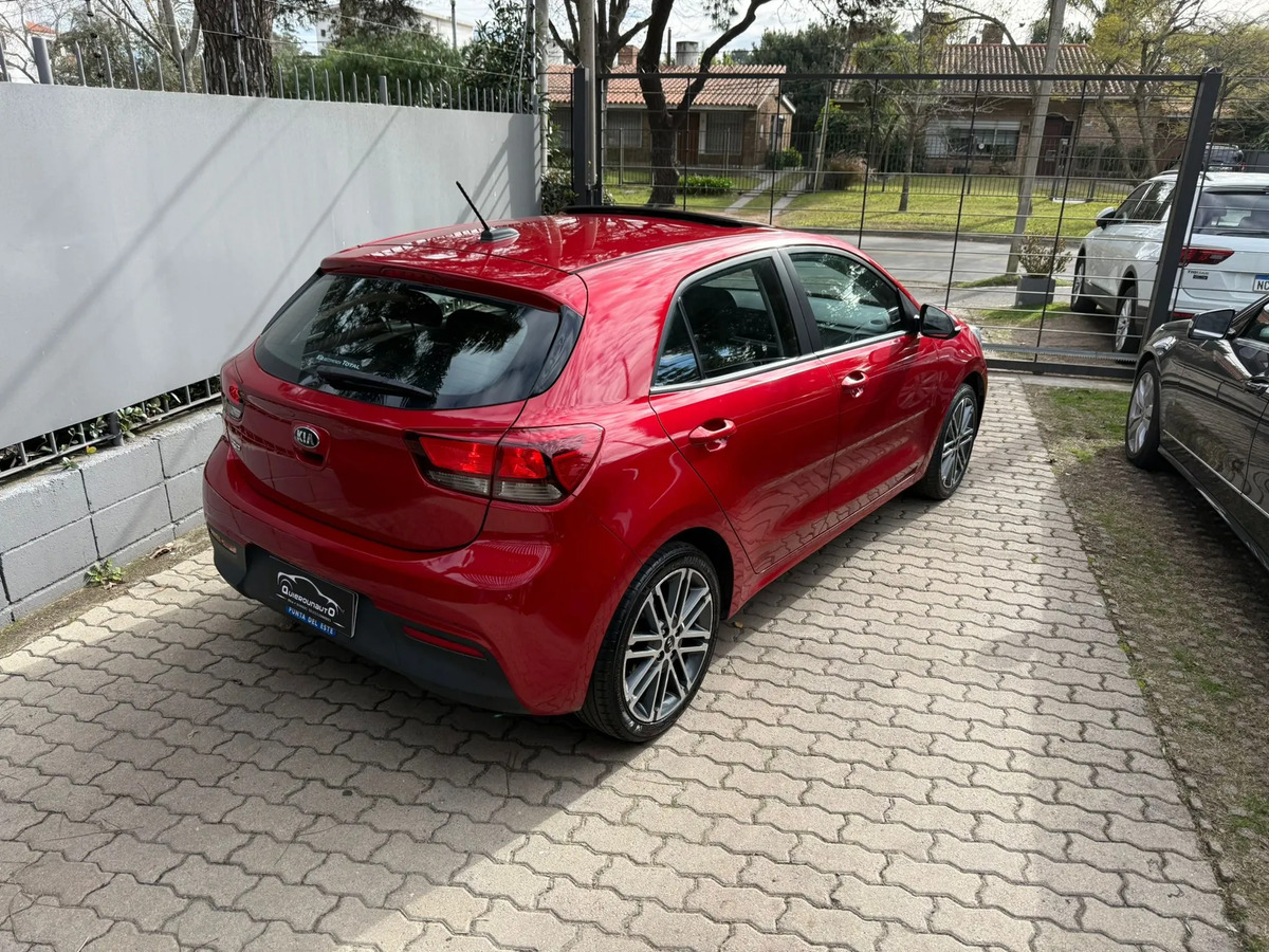 Kia Rio 1.4 Ex Plus 4p - Imagen 12