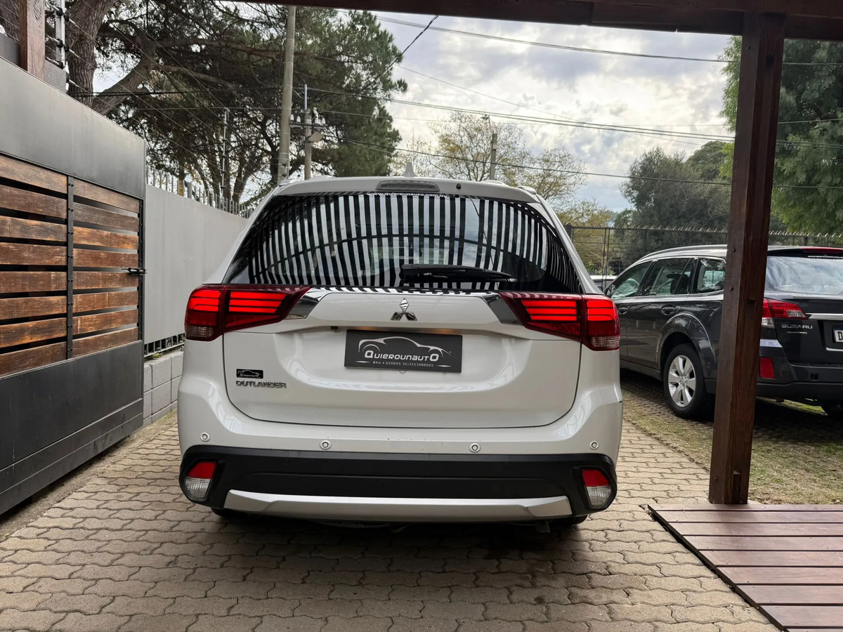Mitsubishi Outlander 2.0 Gls At - Imagen 5