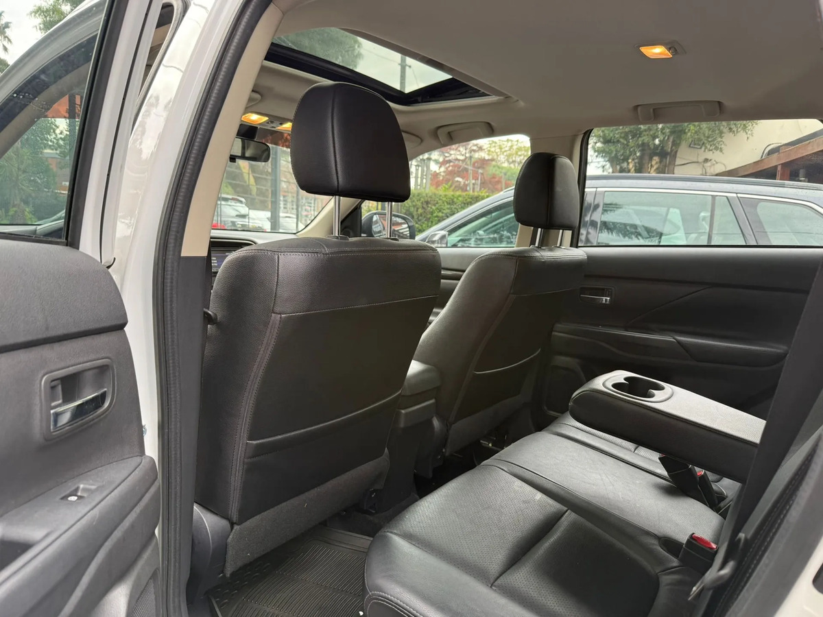 Mitsubishi Outlander 2.0 Gls At - Imagen 17