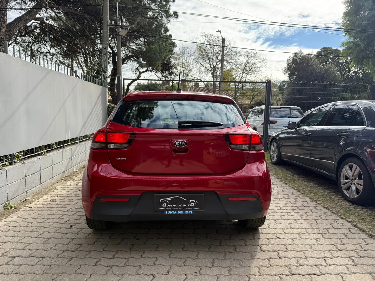 Kia Rio 1.4 Ex Plus 4p - Imagen 5