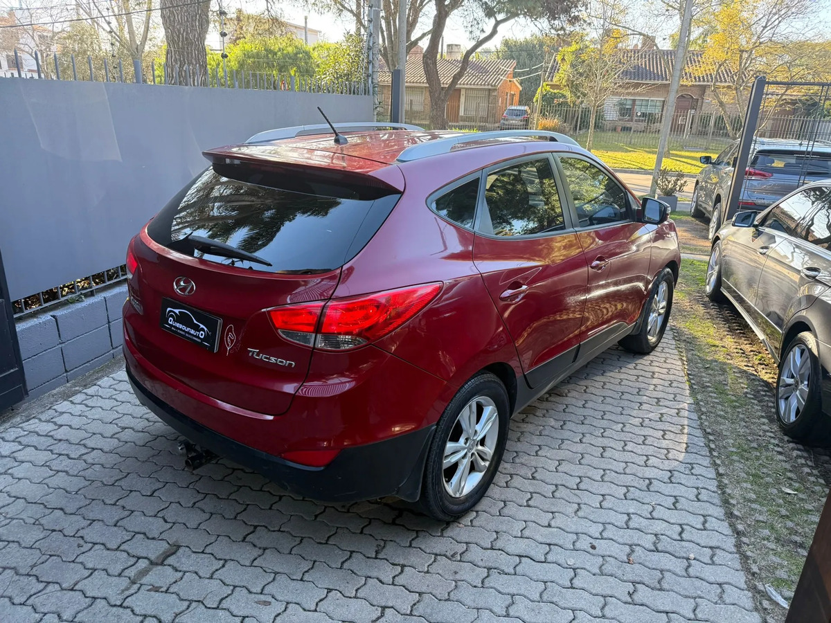 Hyundai Tucson 2.0 Gl 6at 2wd - Imagen 12