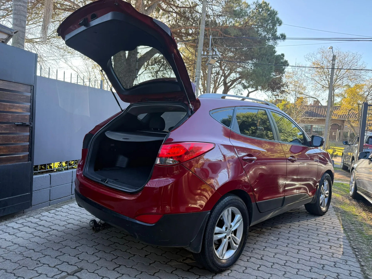 Hyundai Tucson 2.0 Gl 6at 2wd - Imagen 17