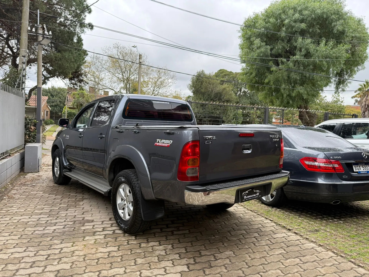 Toyota Hilux Srv 3.0 D-4d Turbo Diesel 4x2 - Imagen 4