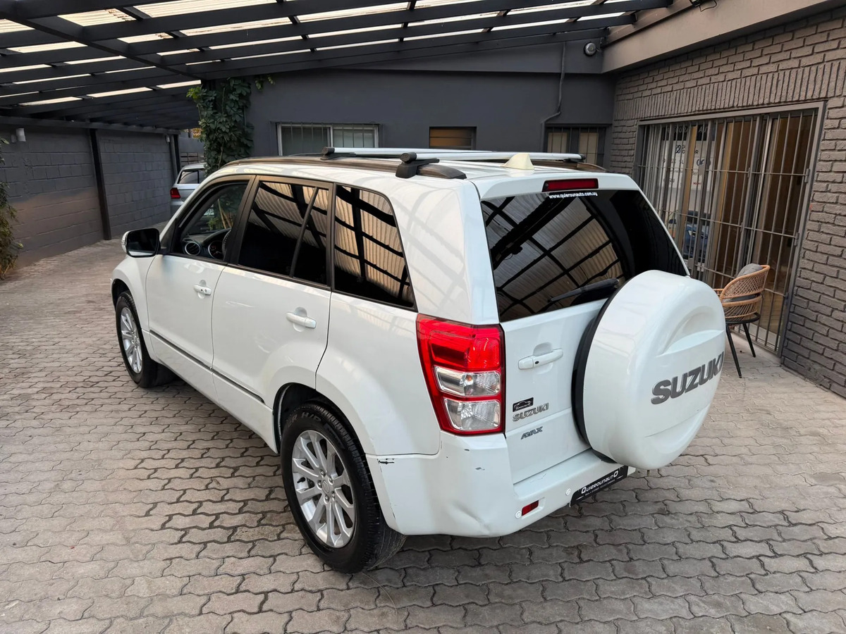 Suzuki Grand Vitara 2.4 4x4 C/techo Solar Y Butacas En Cuero - Imagen 10