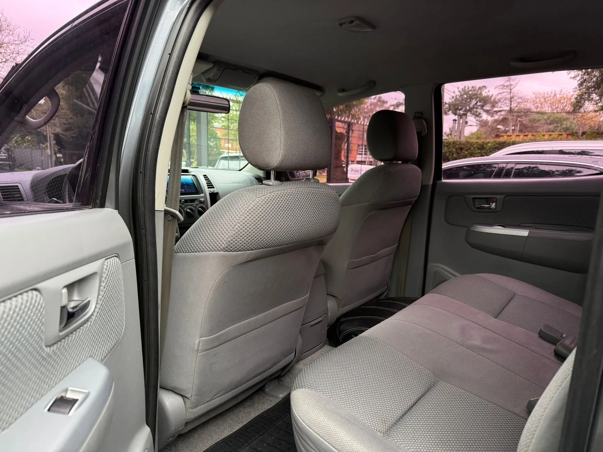 Toyota Hilux Srv 3.0 D-4d Turbo Diesel 4x2 - Imagen 17