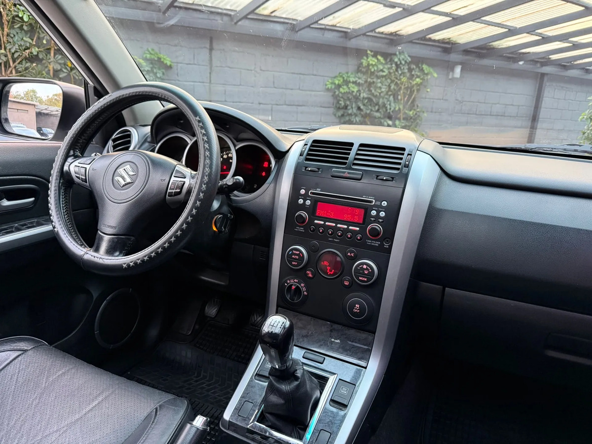 Suzuki Grand Vitara 2.4 4x4 C/techo Solar Y Butacas En Cuero - Imagen 19
