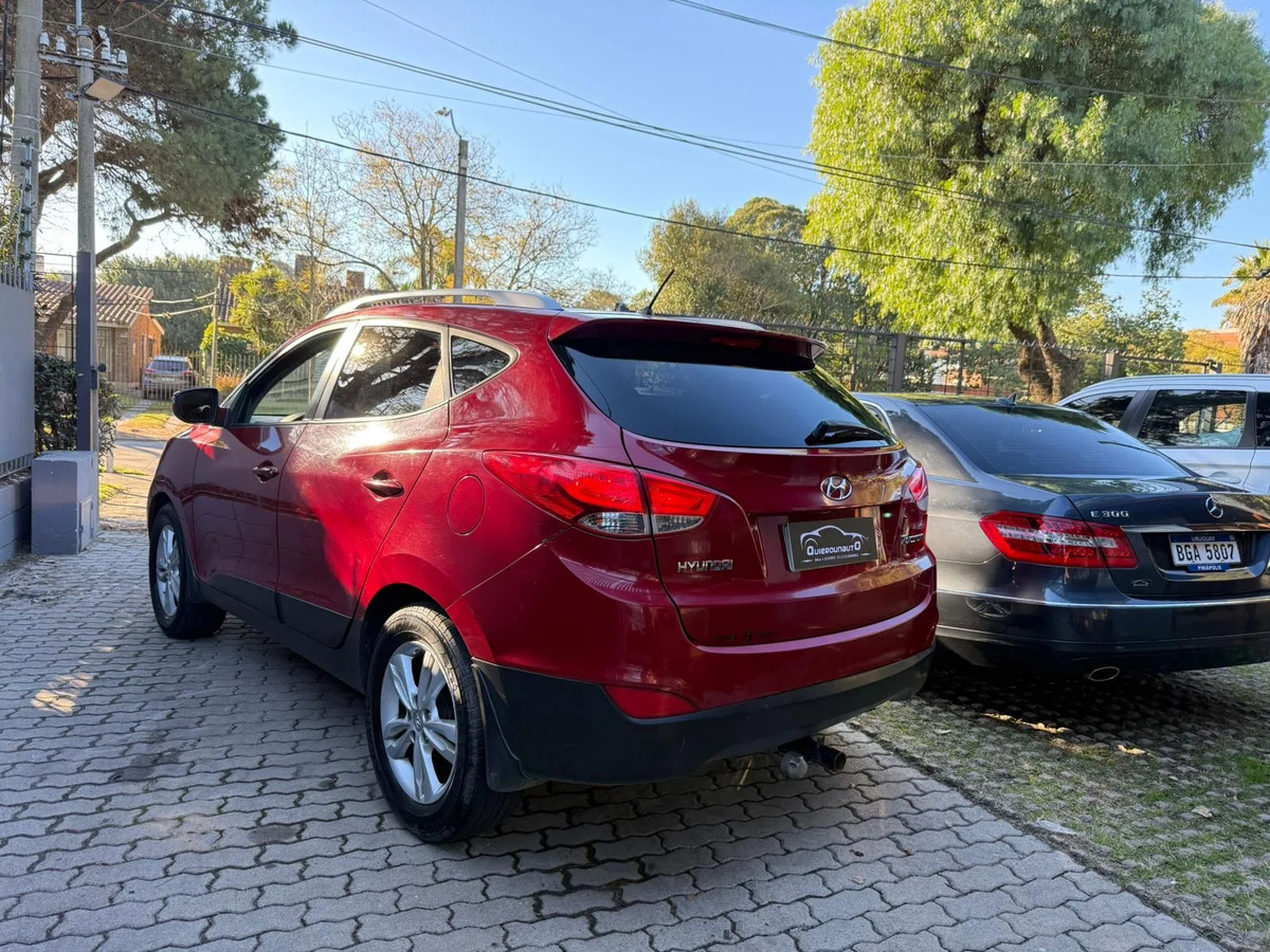 Hyundai Tucson 2.0 Gl 6at 2wd - Imagen 4
