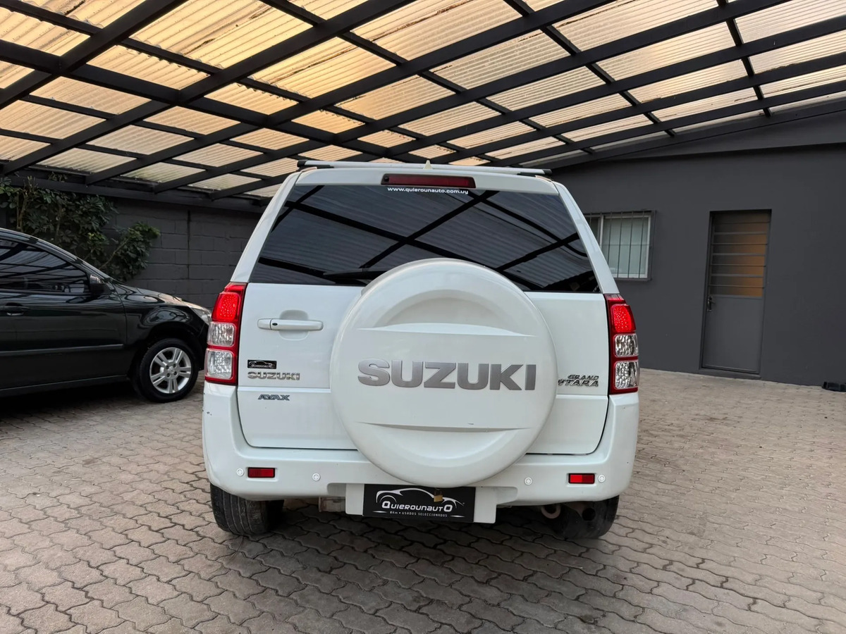 Suzuki Grand Vitara 2.4 4x4 C/techo Solar Y Butacas En Cuero - Imagen 5