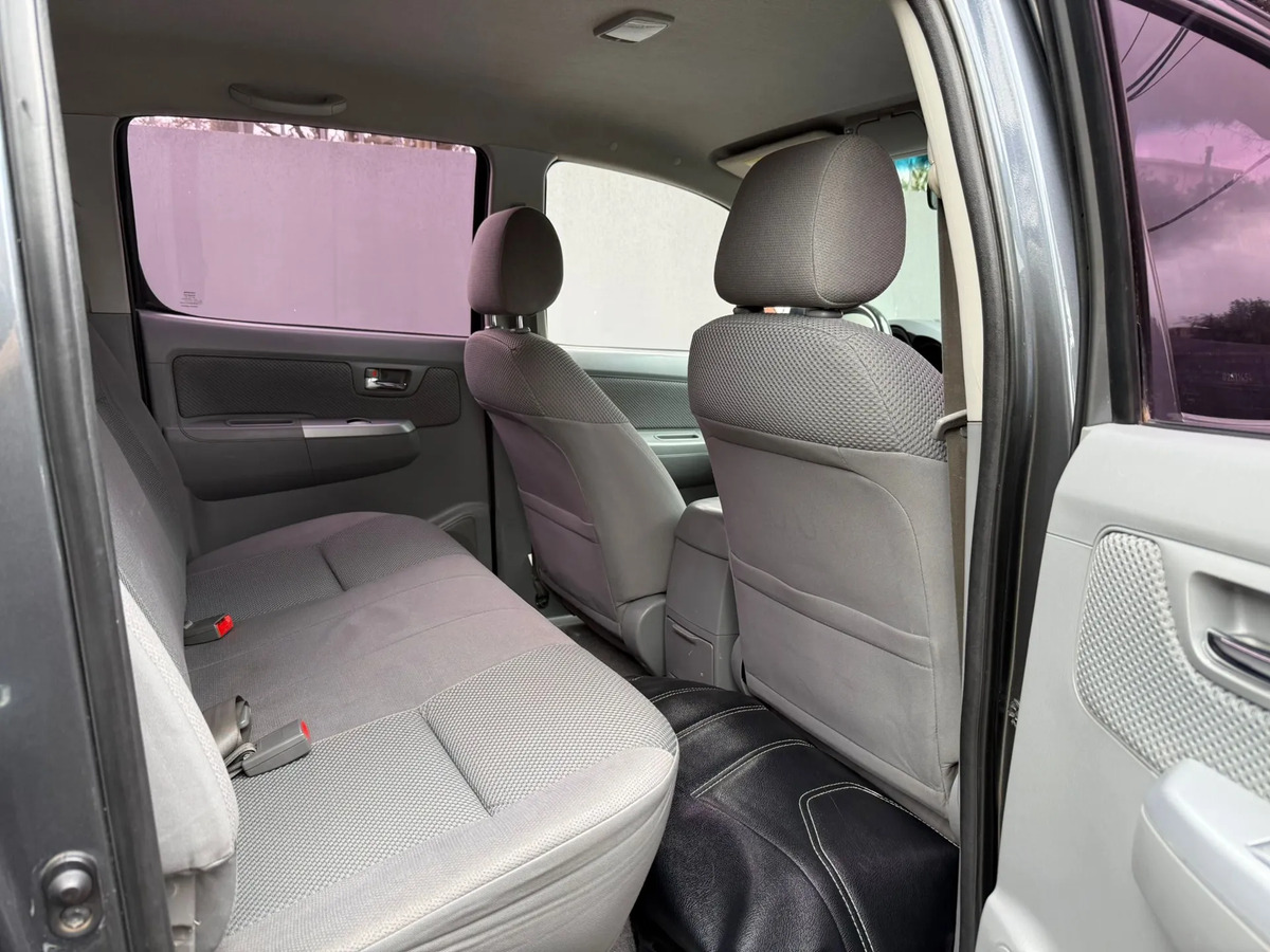 Toyota Hilux Srv 3.0 D-4d Turbo Diesel 4x2 - Imagen 18