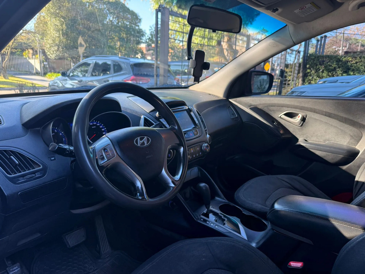 Hyundai Tucson 2.0 Gl 6at 2wd - Imagen 13